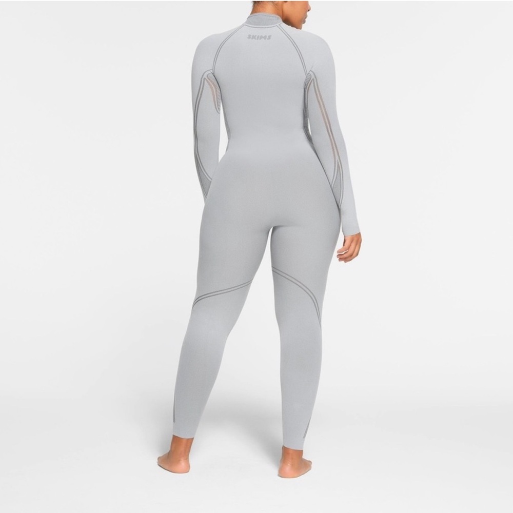 SKIMS Light Gray Long Sleeve first layer ski Bodysuit - Picture 3 of 8